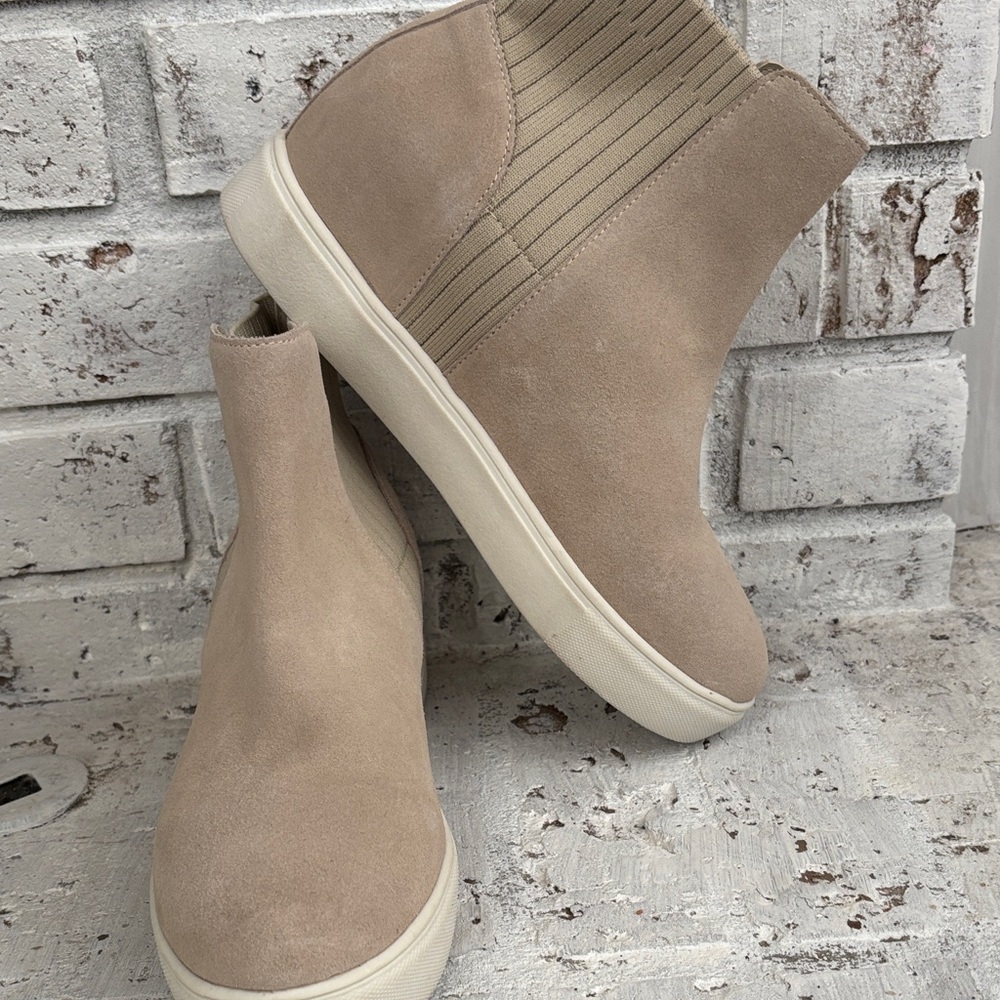 Steve Madden Tan Ankle Boots